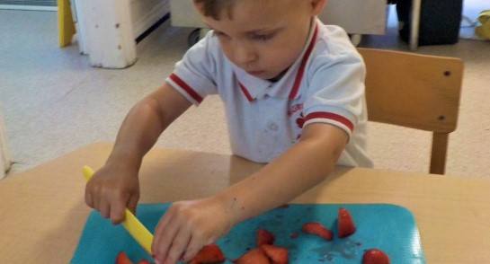 Foundation children from Highfield Pre-School honed their kitchen skills, safely chopping up fruit to make delicious frozen smoothies