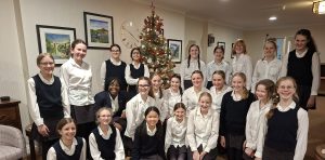 L4 sing at Hampden House