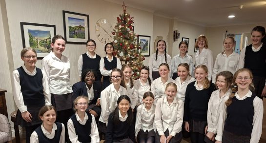 L4 sing at Hampden House